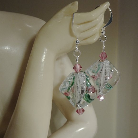 Handcrafted earrings with "flowers in ice" motif & patatina twist design - Picture 9 of 9